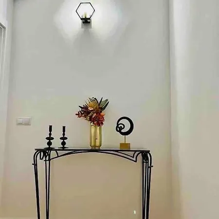 Adorable 3 Bedroom Apartament *