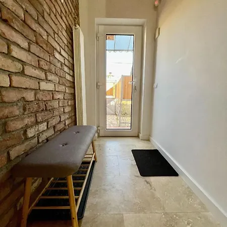 Adorable 3 Bedroom Apartment