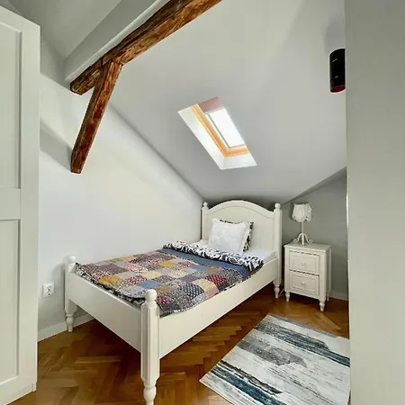 Adorable 3 Bedroom *