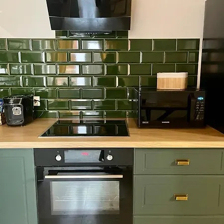 Adorable 3 Bedroom *